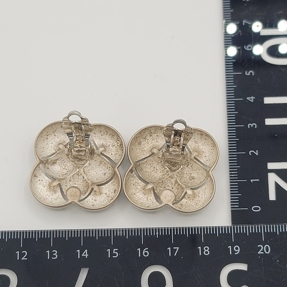 Vintage Earrings Shoe Clips Matte Silvertone Clip On Earrings #764 - Picture 8 of 10